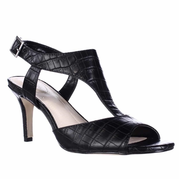 Style & Co. Shoes - ⭐ NWT Style & Co T-Strap Sandals - Black 6.5.M